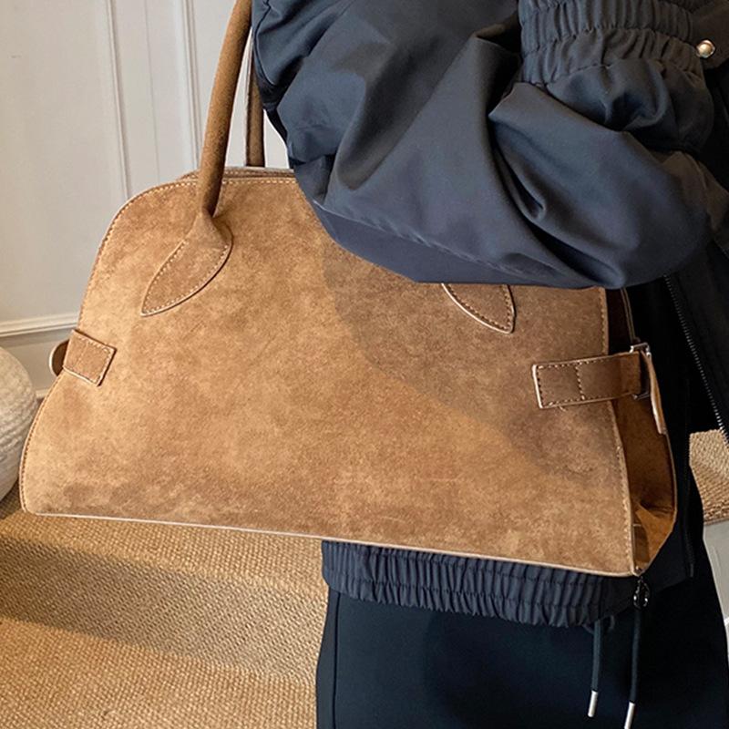 Advanced Retro Commuting Shoulder Bag for Women, New Korean Niche Briefcase, Fashionable Commuting Armpit Bag