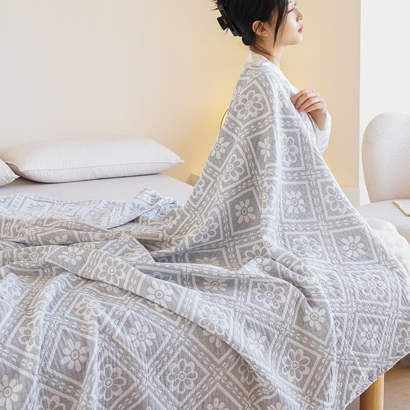 Class A Cotton Three-layer Gauze Throw Blanket Machine Washable Summer Air Conditioning Cool Quilt Office Nap Cover Blanket Soft Towel Quilt