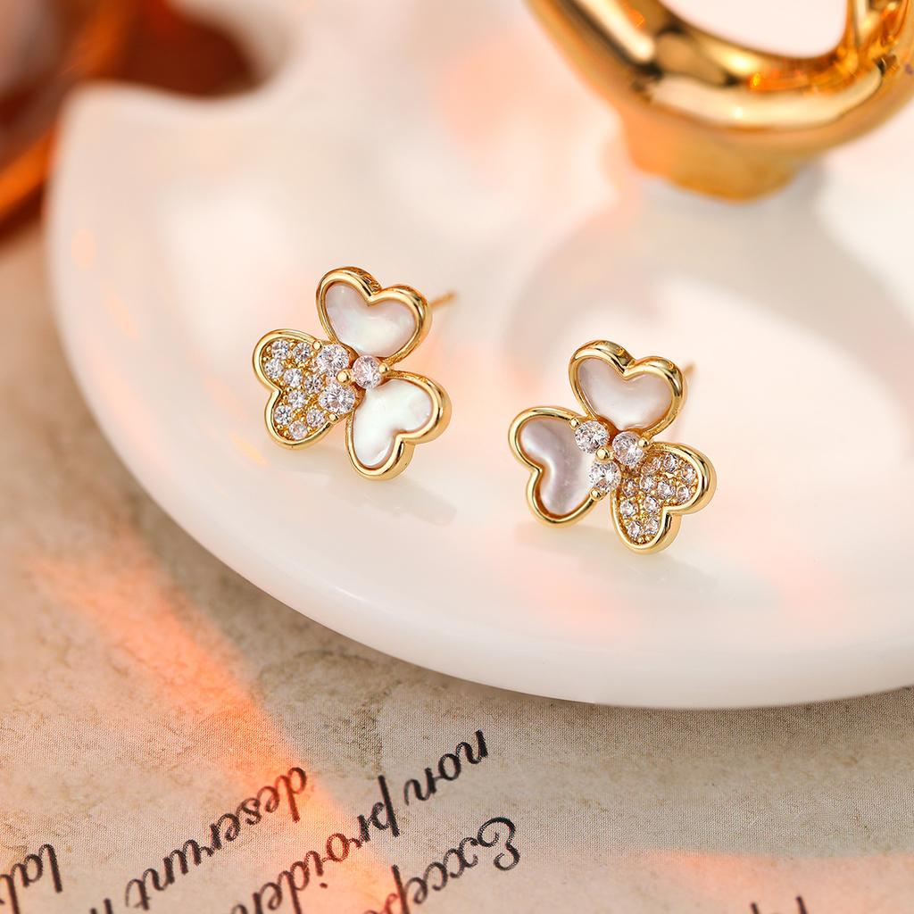 Hochwertiger Luxus Natürliche Muschelohrstecker S925 Silbernadel Ohrringe Leichter Luxus High-End Stil Temperament Ohrringe Frauen