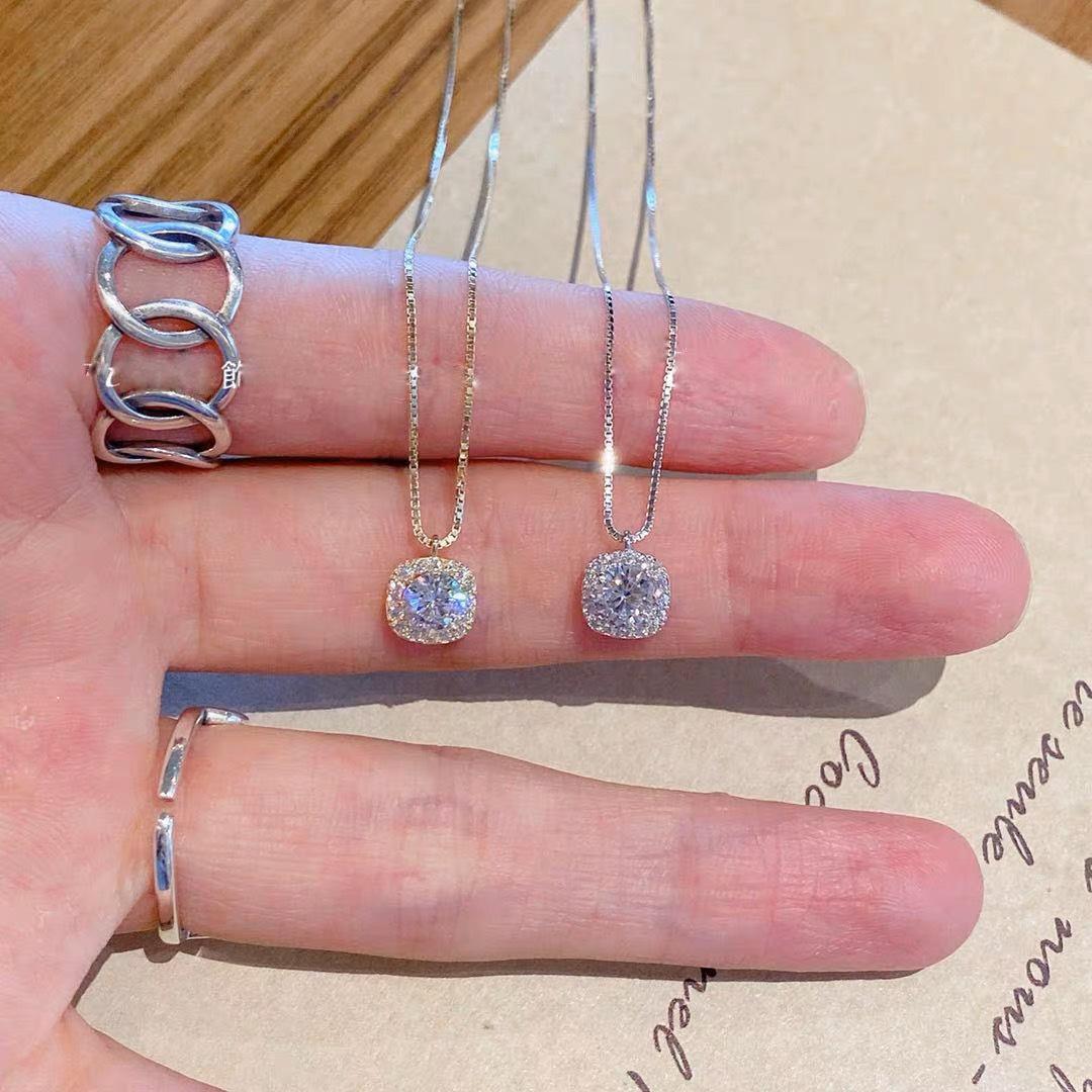 Women s Summer Luxury Shiny Diamond Square Pendant Necklace - Korean Style, Versatile Fashion