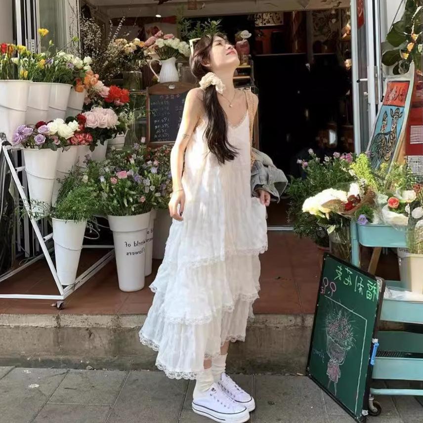 Sweet Age-reducing White French Suspender Dress Women's Spring Vacation Style Small Loose Cake Long Skirt