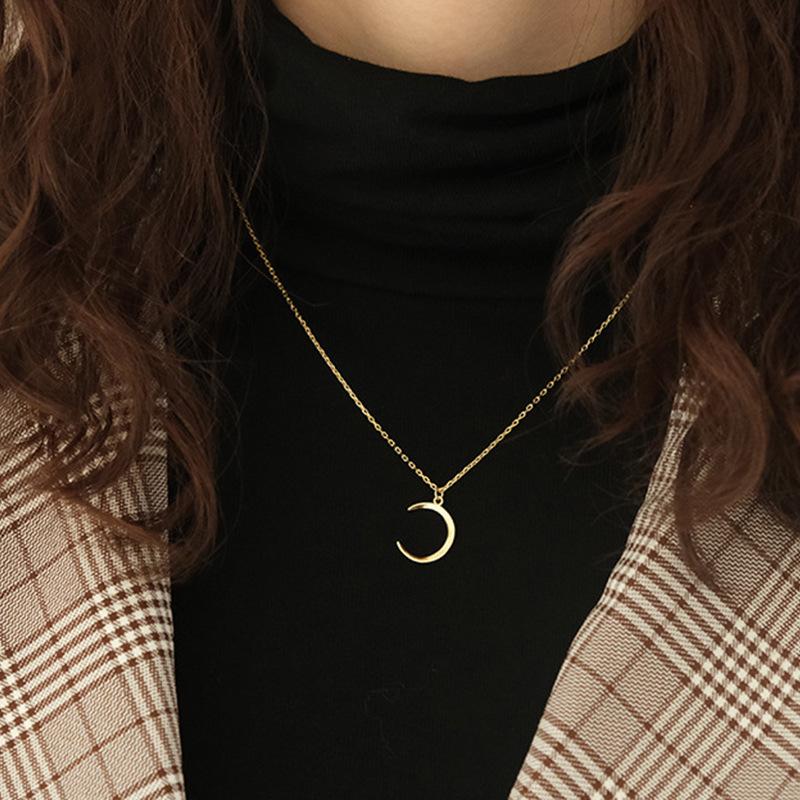 Japan and South Korea Ins Cold Wind Metal Alloy Moon Pendant Necklace Female Tide Collarbone Chain Short Internet Celebrity Simple Accessories