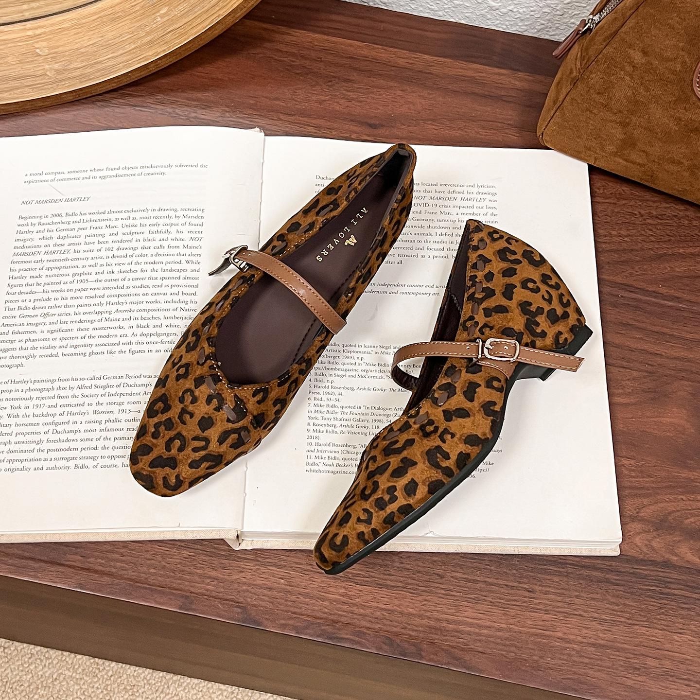 

Retro thick heel inner height increase leopard print Mary Jane shoes women s shoes 2025 spring and autumn new versatile single shoes evening shoes 39 леопардовый