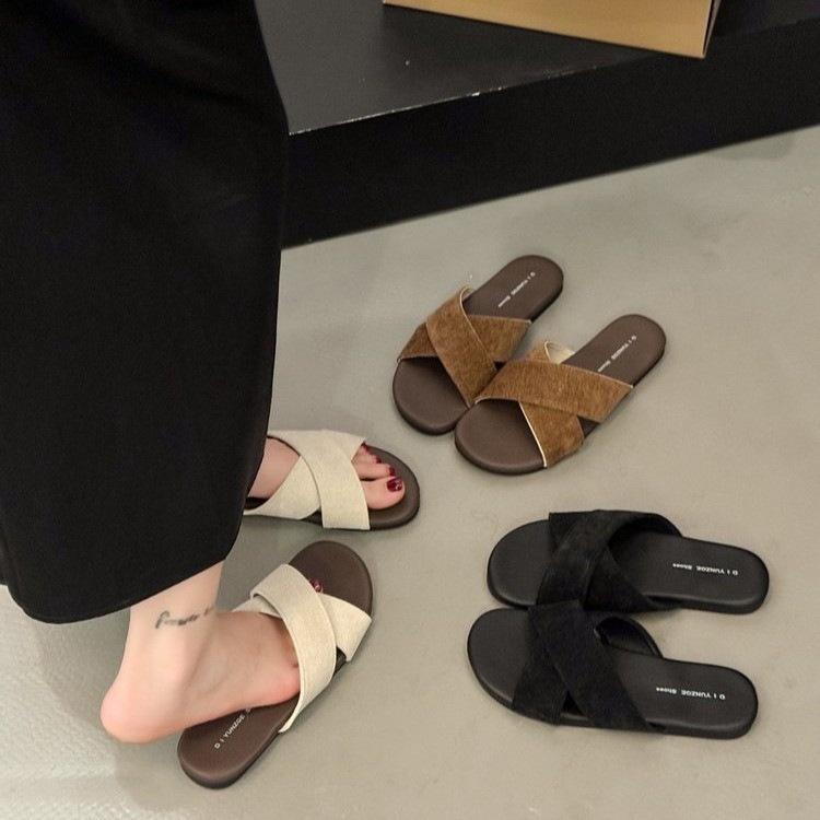 Korean version of simple flat-bottomed cool slippers women's summer new fashionable versatile outer wear light non-slip cross one-word drag