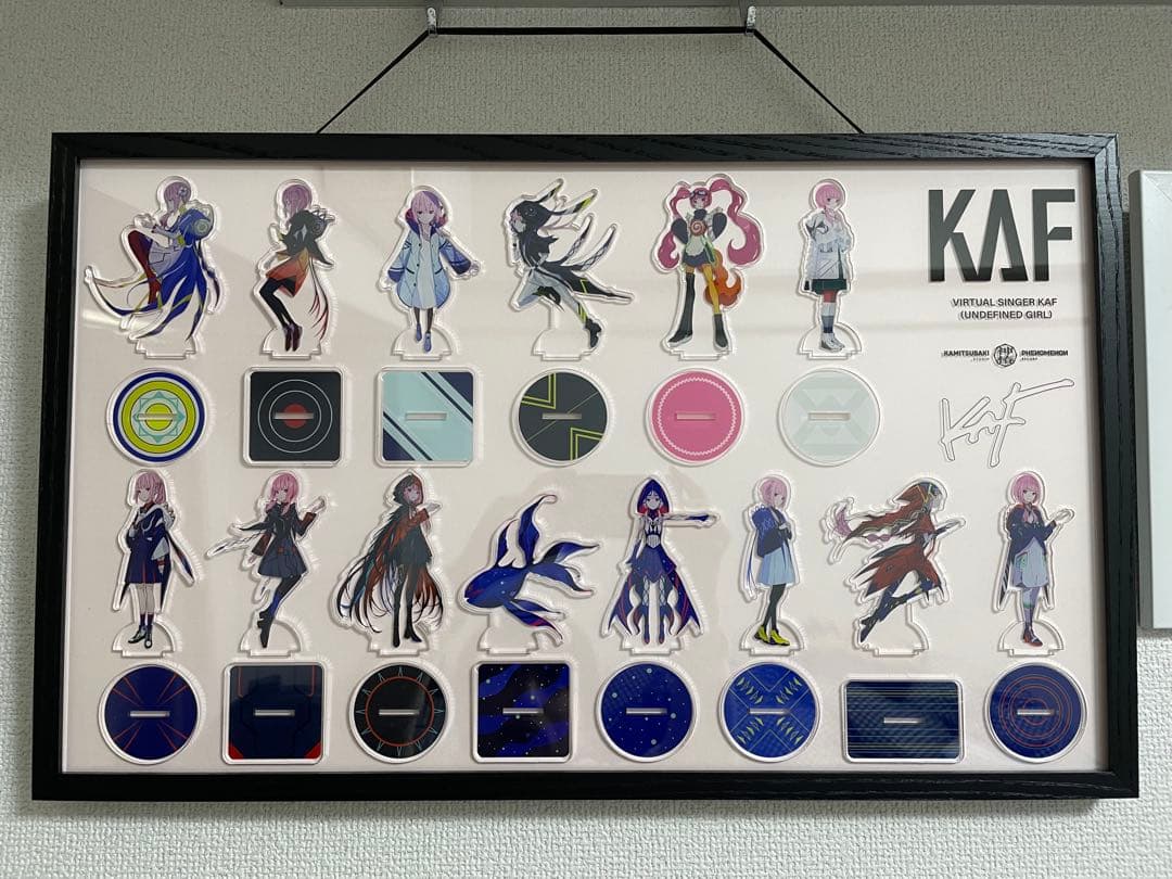 

[USED] [Framed] Acrylic stand panel of costumes from past series / Kafu 6th Anniversary