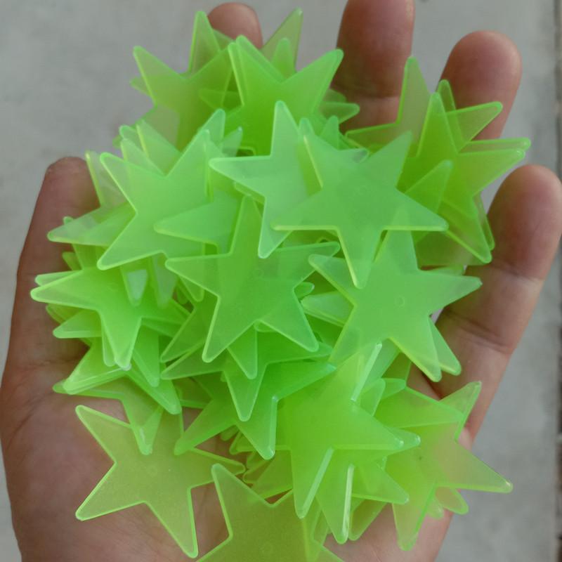 100-Piece 2-3cm Fluorescent 3D Star Wall & Refrigerator Glow Stickers