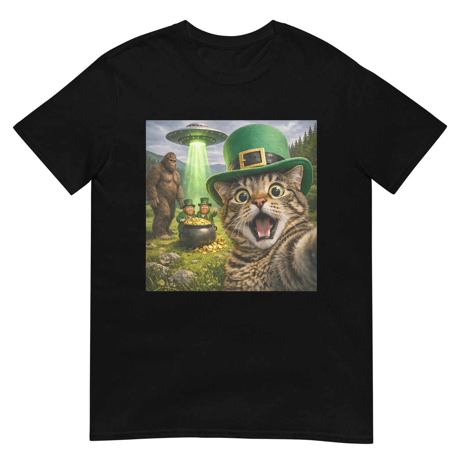 Funny St Patricks Day Cat Selfie with Leprechaun Bigfoot UFO T-Shirt 2XL