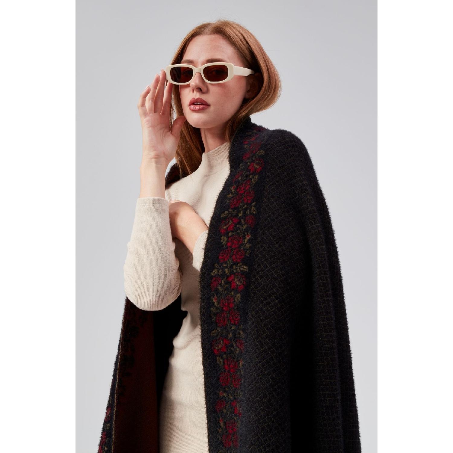 

Beard Thread - Woman, Young, Mother, Oversized Knitwear Shoulder Shawl - Black чорний