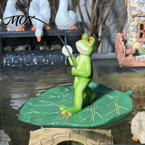 Unique Outdoor Landscaping Gift Floating Frog Statue, Lotus Leaf Fishing Figurine, Cute Resin Figurine Ornament for Fish Tank Aquarium Garden