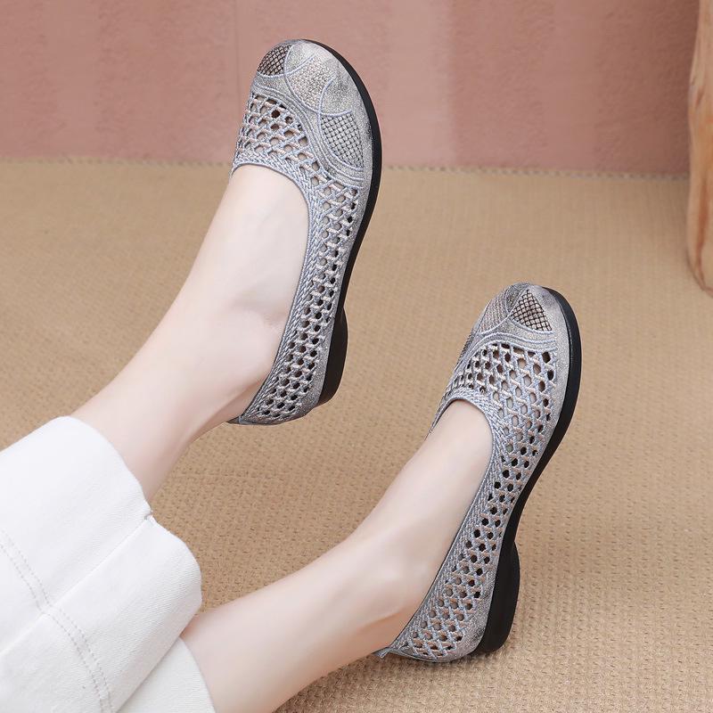 Damskie lekkie letnie buty z siateczki - Wygodne i oddychające płaskie sneakersy dla kobiet w średnim wieku i starszych w stylu Starego Pekinu