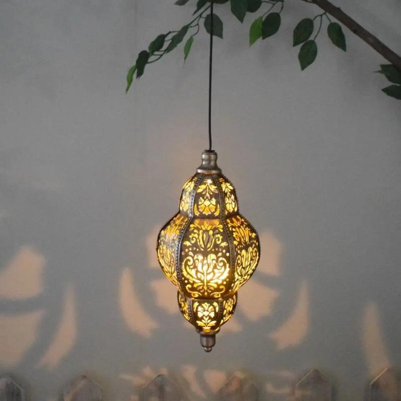 Solar Powered Light Hollow-out Lantern European Style Courtyard Garden Decoration Artistic Atmosphere Pendant Light Projection