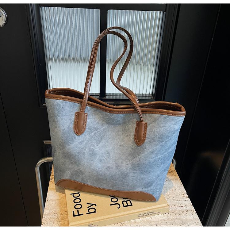 

Tote bag women s 2024 new large-capacity commuter bag autumn and winter versatile casual shoulder bag shopping bag синій