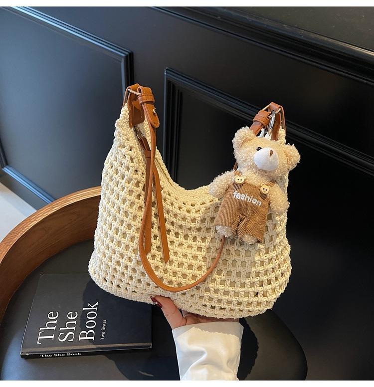 

Summer straw bag women 2025 summer new trendy shoulder seaside versatile beach bag Mori straw bag woven bag women no pendant