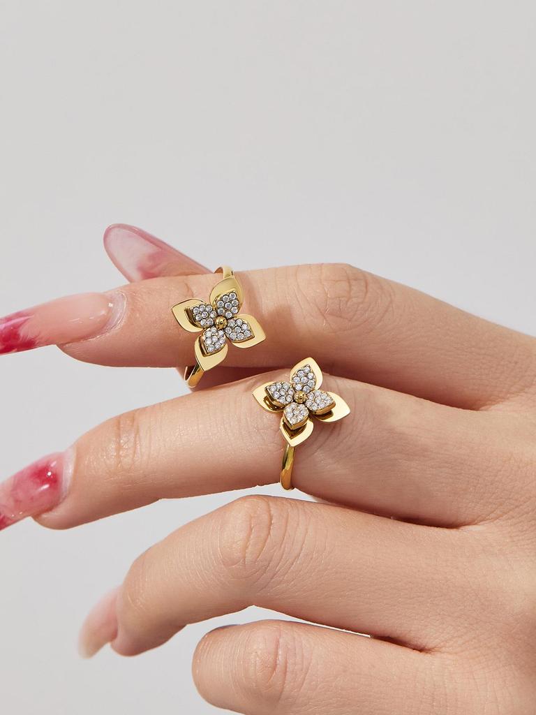 Set di Gioielli di Moda Europeo-Americano: Collana, Bracciale, Orecchini in Acciaio Inossidabile Placcato Oro 18K con Fiori di Zirconia.