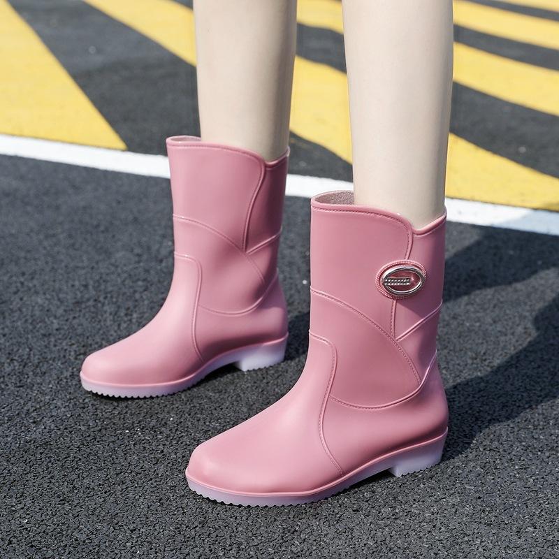 Water shoes medium tube women's outer wear adult rain shoes rain boots warm rubber shoes kitchen non-slip waterproof shoes women's fashion