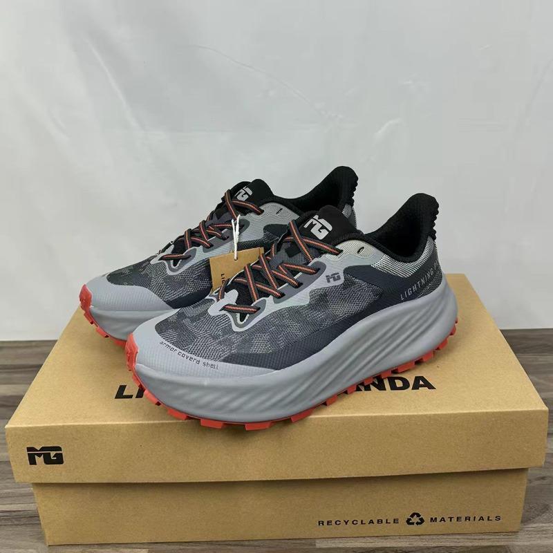 Markenprodukt Bequemer dicker Sohlen Bigfoot Offroad Laufschuh Top Qualität Wander Jogging Schuh Übergröße Laufschuh