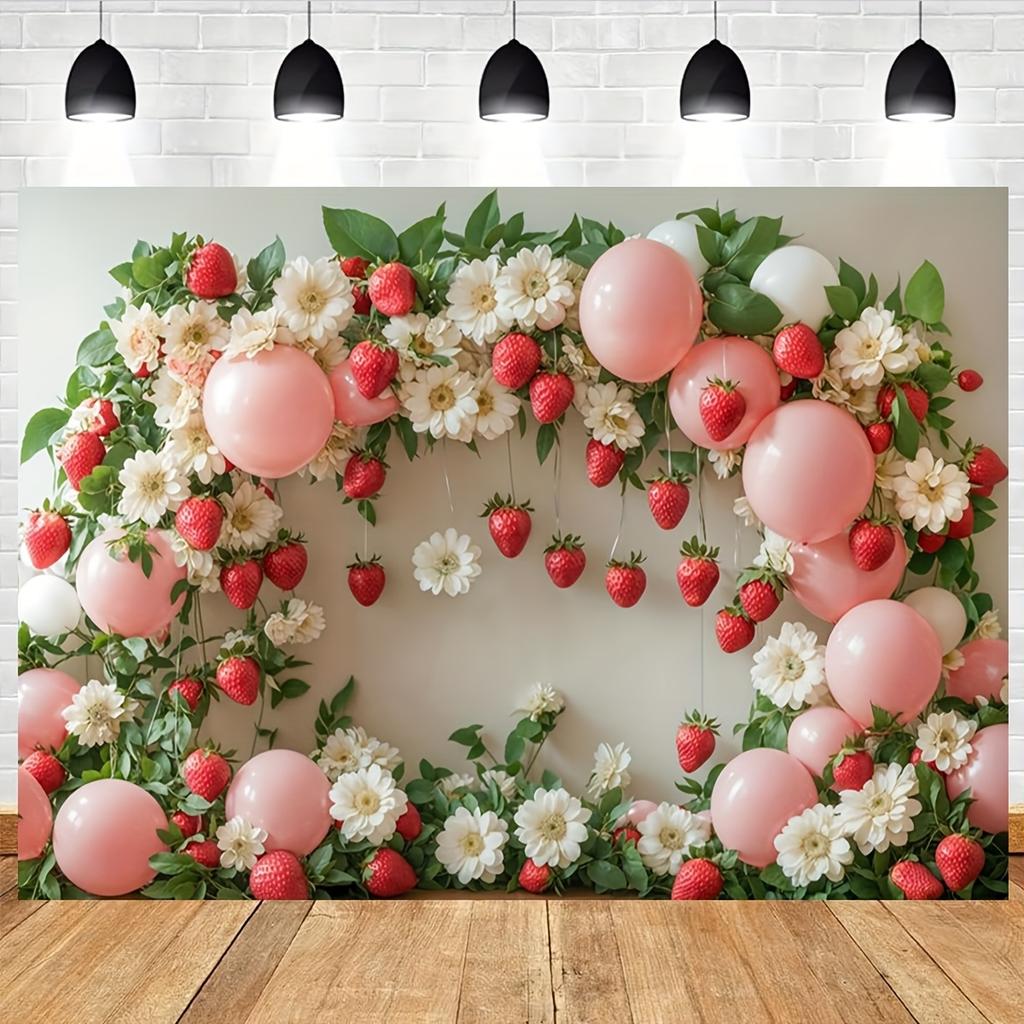 Elegante rosa Ballon-Girlande mit Erdbeer- und Blumen-Fotografiehintergrund