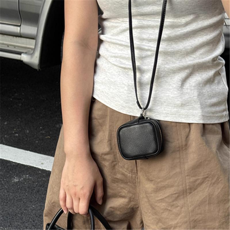 

Vintage Style genuine leather High Capacity Tote Single Shoulder Commute Bag Underarm Bag Closure Zipper Interior Pocket