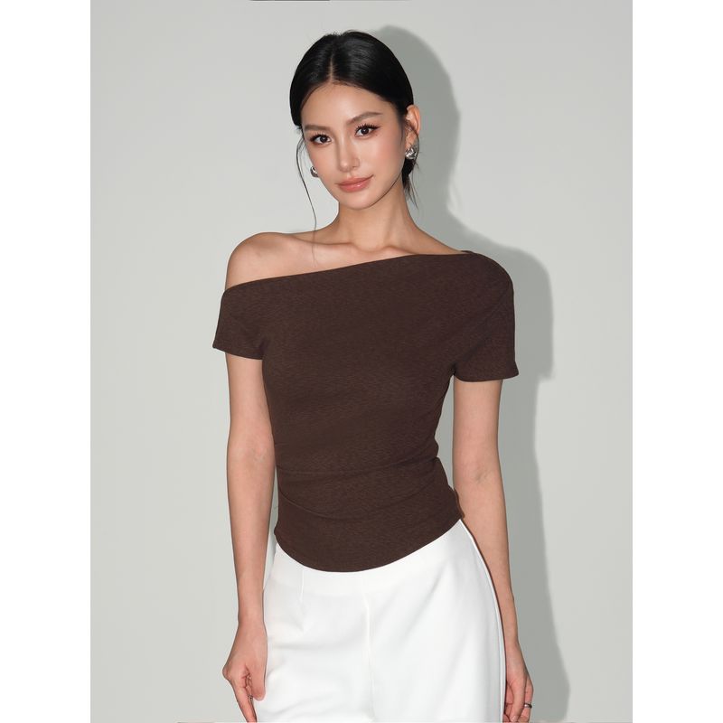 

Neva Hu Higher Vocational Light Oxygen Sloping Shoulder Short sleeve T-shirt Women Summer Pleat Waist Hugging Niche off-the-Shoulder Knitted Short Top Dark Curry(In stock) M
