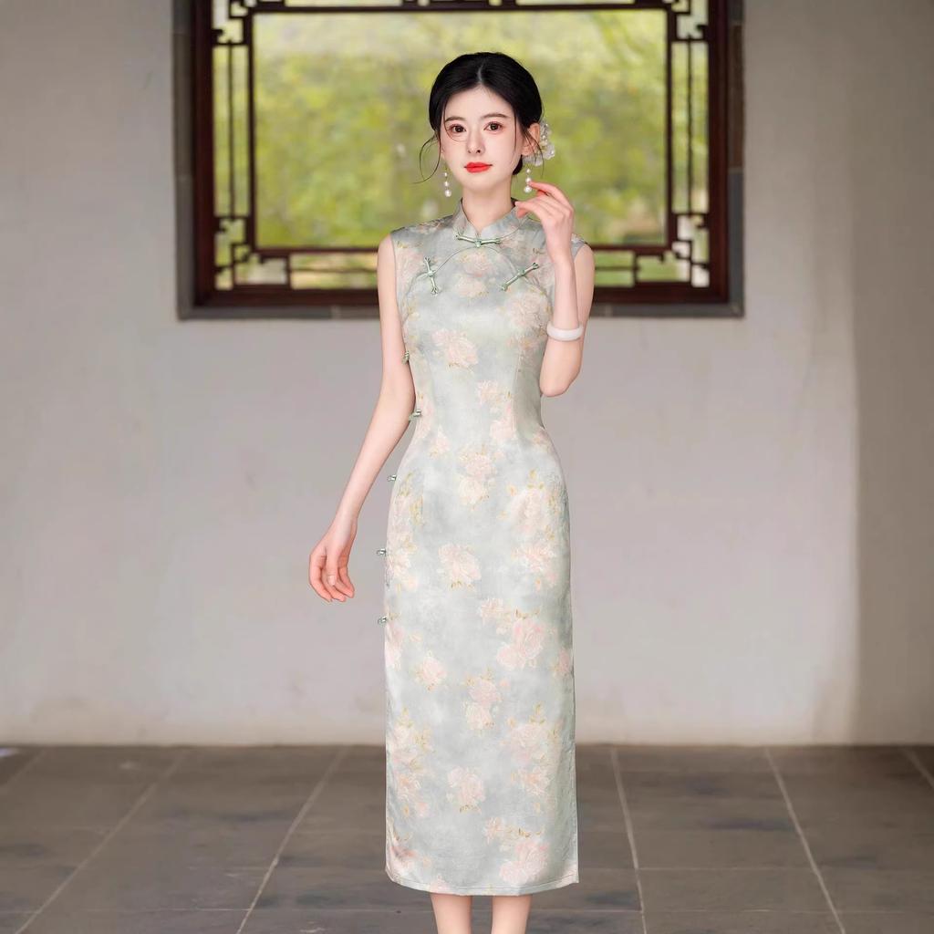 1011 summer new fashion improved young girl elegant new Chinese sleeveless long cheongsam slim and thin
