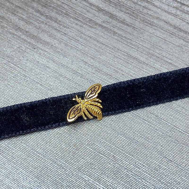S925 Silver & Gold Bee Necklace: Versatile Korean-Style Clavicle Chain & Black Choker.