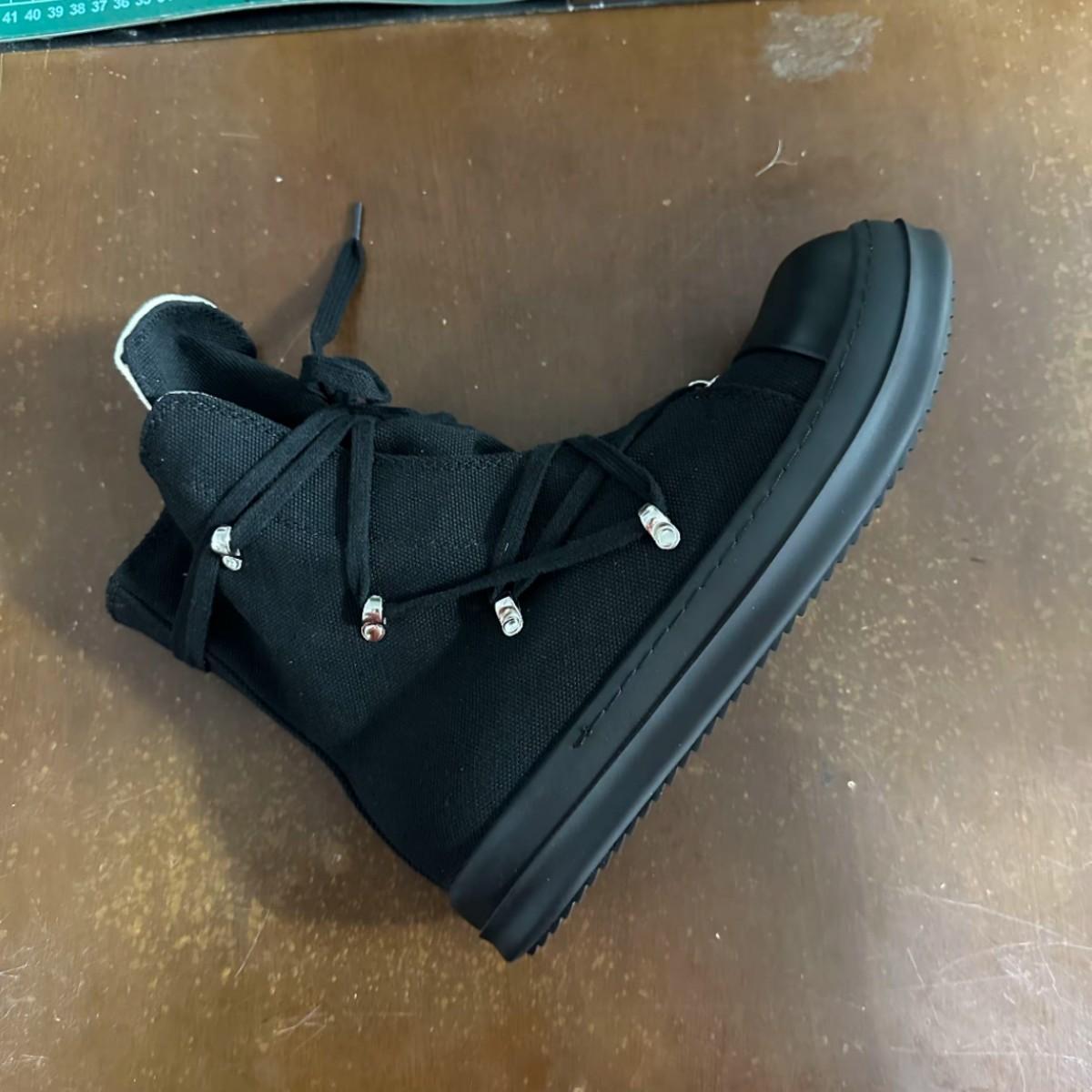 Ro Classic Style Black Canvas Boots