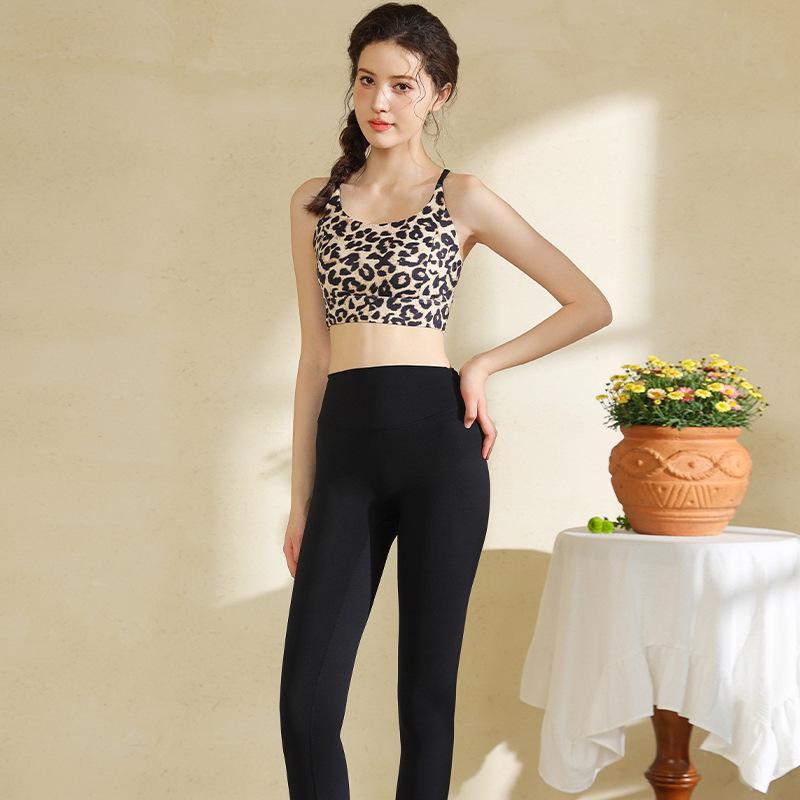 Lulu2025 Cambodia Yoga and Pilates Sports Bra Set with Beautiful Back Design and Chest Pads