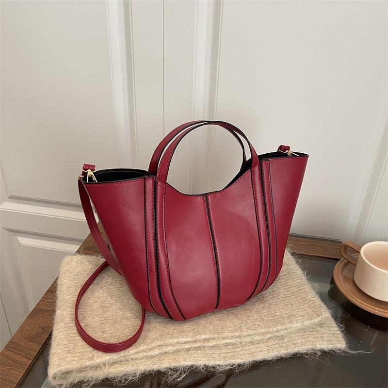 

Women s New High-capacity Crossbody Bucket Bag Versatile and Simple Single Shoulder Basket Small Purse and Handbag 35x8.5x22cm червоний