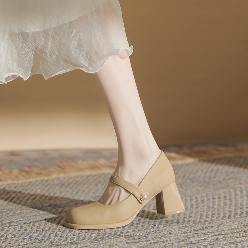 

Новые туфли-лодочки на высоком каблуке женские с жемчужной пряжкой, с круглым носком, весенне-осенние, в национальном стиле, туфли для ципао, туфли для лошадиного платья, на толстом каблуке, одинарные туфли 39