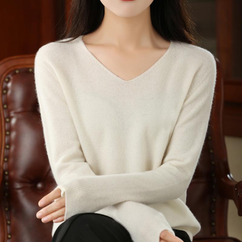 Women's V-Neck Seamless Wool Sweater - Loose, 100% Cashmere Knit for Autumn/Winter