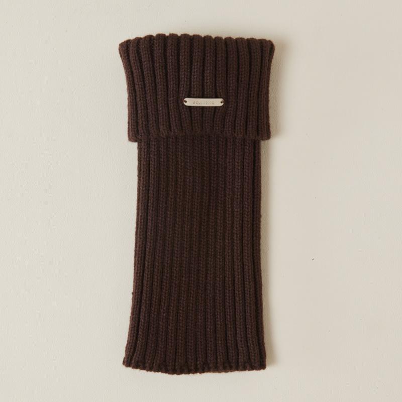 Japanese Style Metal Logo Milky White Cashmere Leg Warmers for Women, Autumn/Winter, American Retro Coffee Brown Fold-Over Slouchy Leg Warmers