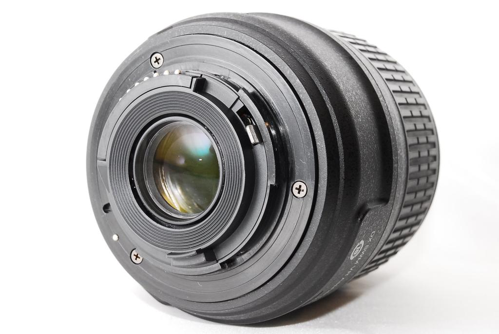 Nikon standard zoom lens DX NIKKOR VR exclusively for Nikon DX format AF-S 18-55mm f/3.5-5.6G