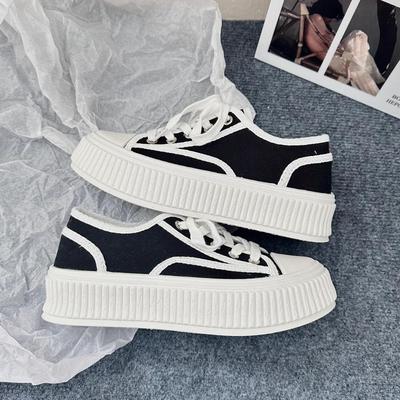Beliebte weißfarbene Canvas-Board-Schuhe mit dicker Sohle für Damen, Frühling und Sommer, Ins-Trend 2025, neue Nische, vielseitige lässige Sportschuhe