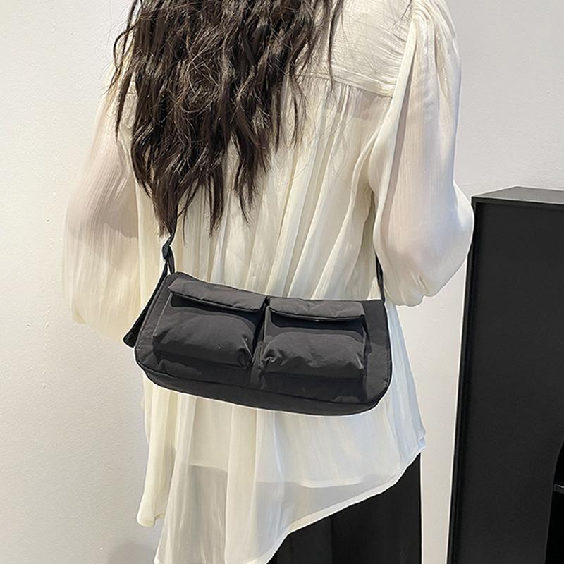 Fashion Niche Motorcycle Bag Summer New Versatile Shoulder Crossbody Bag for Women Lightweight Outdoor Casual Shoulder Bag