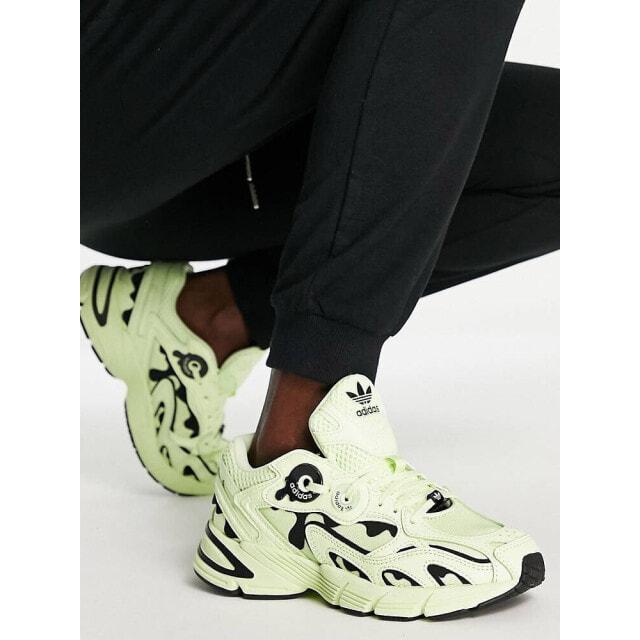 

Салатовые кроссовки adidas Originals Astir с черными деталями