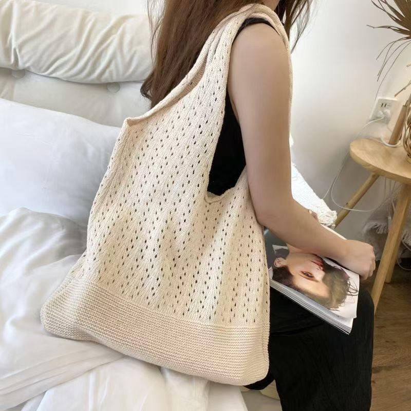 Summer super fire woven bag women's new literary and artistic style wool knitted vacation beach bag shoulder messenger bag