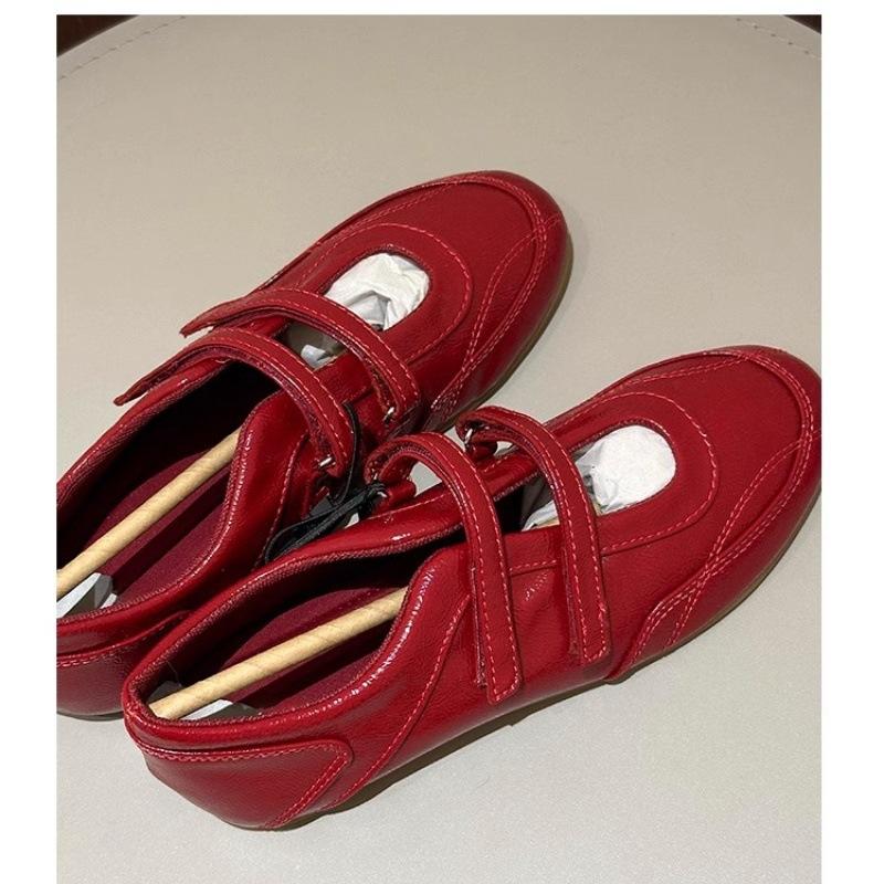 

Невидимая внутренняя прибавка роста, плоская подошва, функциональные балетки, женские, 2025, весна и осень, новые, темпераментные, бордовые, на липучке, одинарные туфли 35