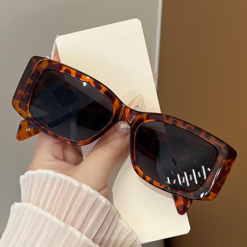 Fashion Retro Punk Rectangle Sunglasses UV400 Sun Shades Men Women Trendy Vintage Square SunGlasses Female Eyewear Oculos De Sol