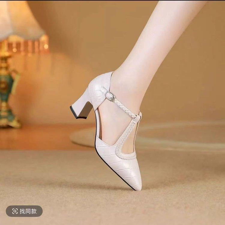 Pointed Sandals Women's 2025 Summer New Temperament Thin Korean Version Versatile Hollow Sandals Thick Heel Soft Sole High Heels