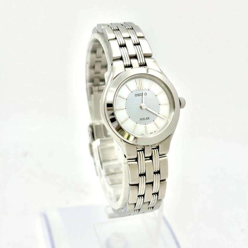 [Operation] SEIKO Solar Shell Ladies Watch Silver V110-0AH0 8D0188