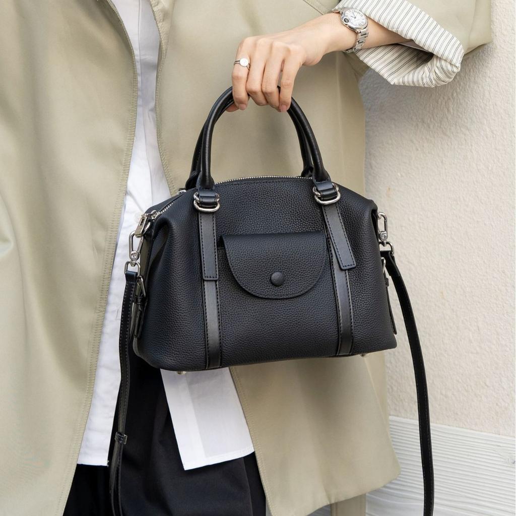 Cowhide Shoulder Women's Bag Compartment Large Capacity Shoulder Crossbody Women's Fashion Trend Simple Practical Shell Bag