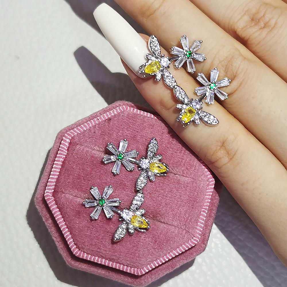 Versatile Women's 925 Silver Stud Earrings: Zircon Yellow Diamond Bee & Daisy Design