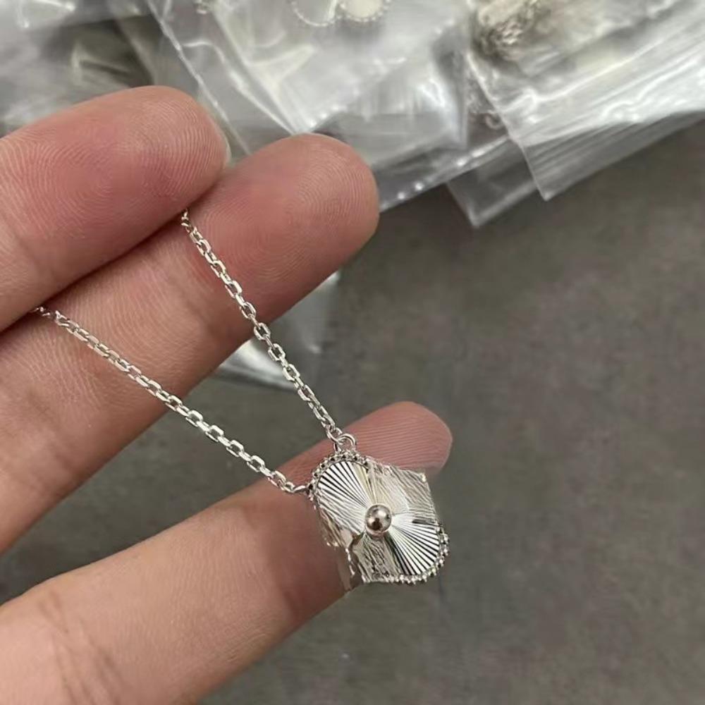 V Gold Four-leaf Clover Plated 18K Gold Necklace with Jewelry Women's High Version White Fritillary Rose Gold Pendant Light Luxury Niche