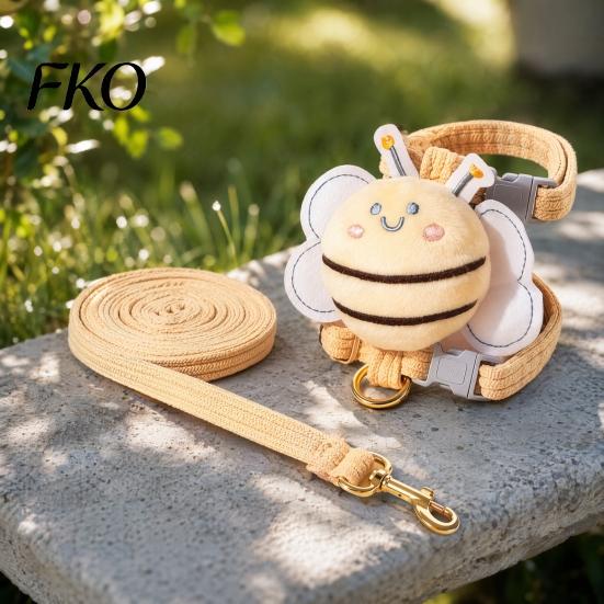Ajuste Seguro Corda de Guia para Animal de Estimação Coleira de Veludo para Gato com Guia, Colete à Prova de Fuga Jaqueta de Passeio Respirável Brinquedo de Pelúcia Abelha, Ajustável para Gatos Cães Pequenos