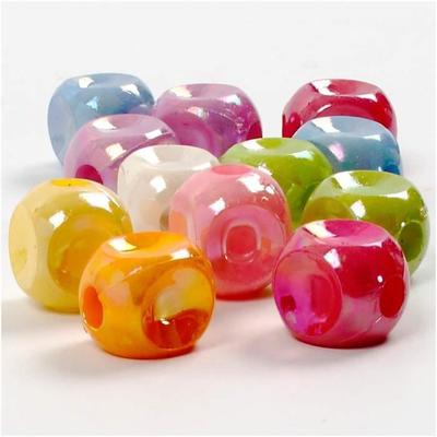 Mieszanka nieprzezroczystych plastikowych koralików w jaskrawych kolorach tęczy z dużym otworem. Nr ref. 697010