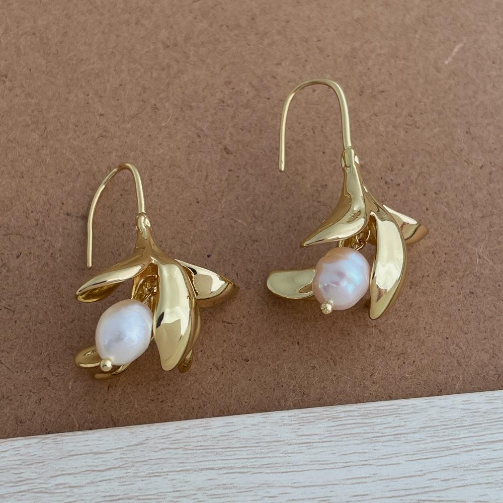

Chic Real Freshwater Pearl Metal Floral Dangle Earrings For Women 14K Real Gold Plated Copper Hooks Wedding Jewelry