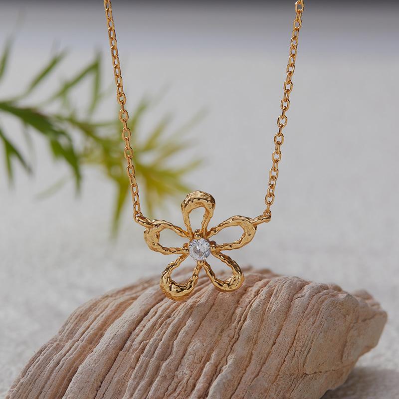 S925 Sterling Silver Zircon Colored Treasure Collarbone Chain Fashionable And Sweet Hollow Small Flower Pendant Necklace Women