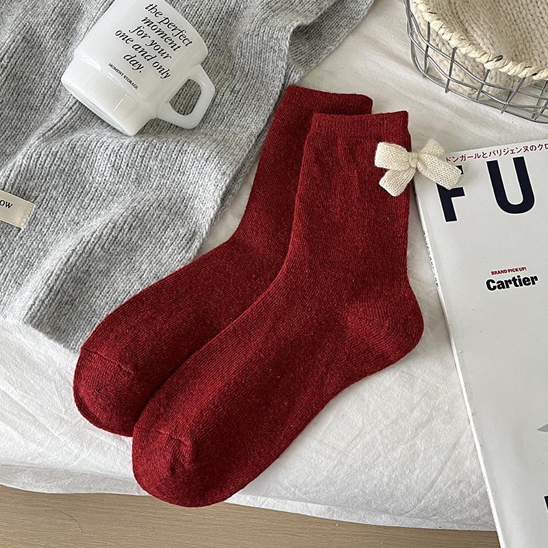 5 Pairs of Women's Autumn and Winter Sweat Absorbing and Warm Woolen Bow Mid  Top Stack Socks