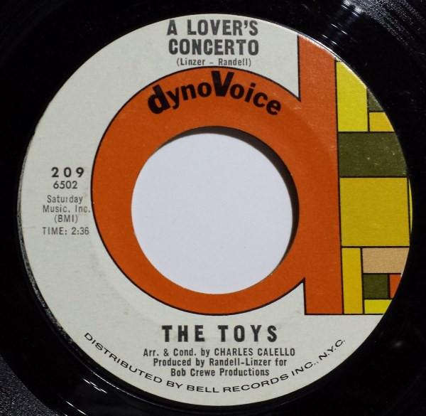 7inch Record TOYS - A Lover's Concerto 209 DynoVoice Recor 1965 US Rock Used