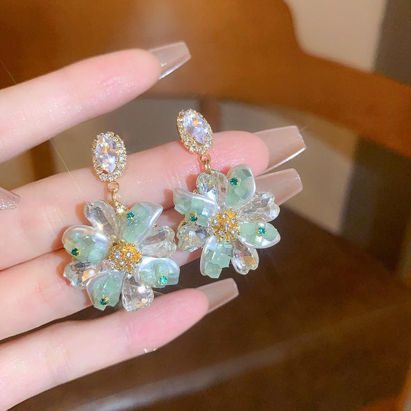A Pair of Vintage Elegant Bling-Bling Exquisite Flower Earrings